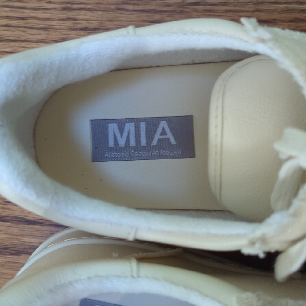 NWT NIB MIA Kass Frayed Twill Sneaker Size 9 White/Cream - Picture 5 of 9